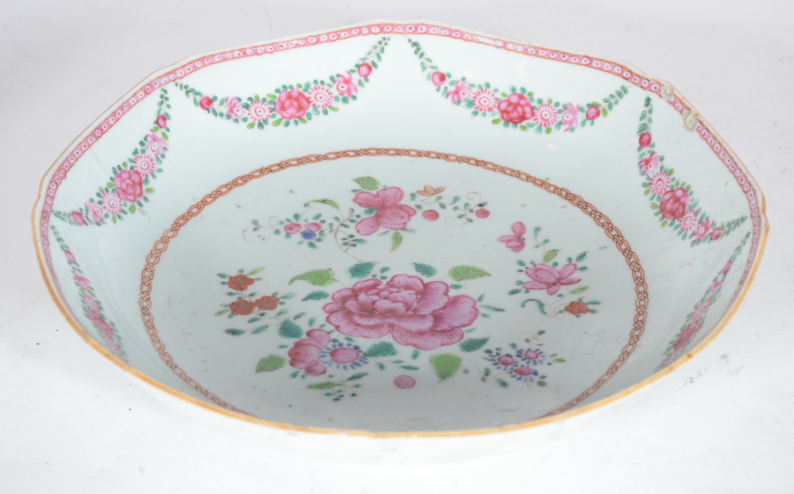 Bowl de porcelana oriental decorado com flores cor de rosa e... - foto 1 de 5