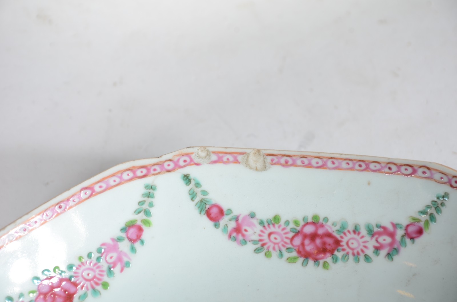 Bowl de porcelana oriental decorado com flores cor de rosa e... - foto 4 de 5