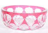 Val Saint Lambert (1826),  - Bowl de cristal belga doublé rosa lapidado. Assinado. Arranhados na base.