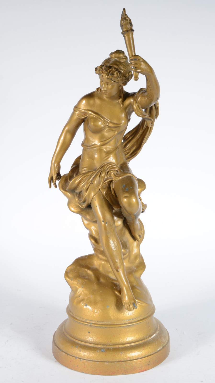 Escultura de petit bronze patinado de dourado representando figura... - foto 3 de 12