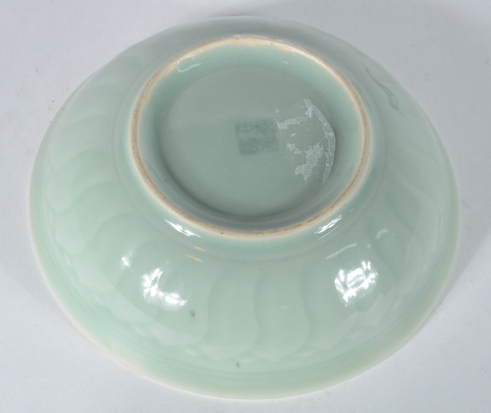 Duas peças, sendo: porta anéis de porcelana e bowl de cerâmica verde. - foto 6 de 6