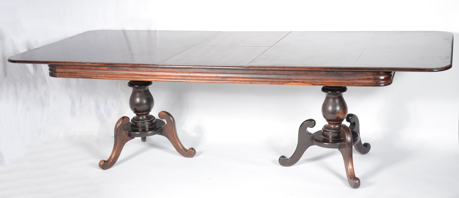 Mesa de jantar de madeira nobre, tampo retangular com uma tábua... - foto 3 de 11