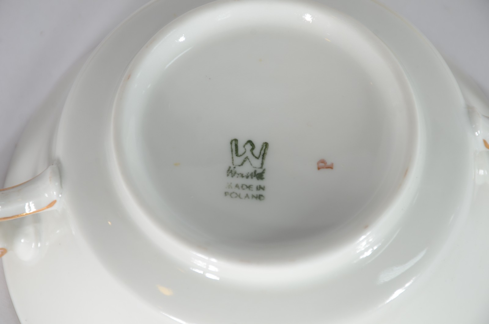 Dois conjuntos para consomé de porcelana, sendo um da marca Mauá em... - foto 7 de 11
