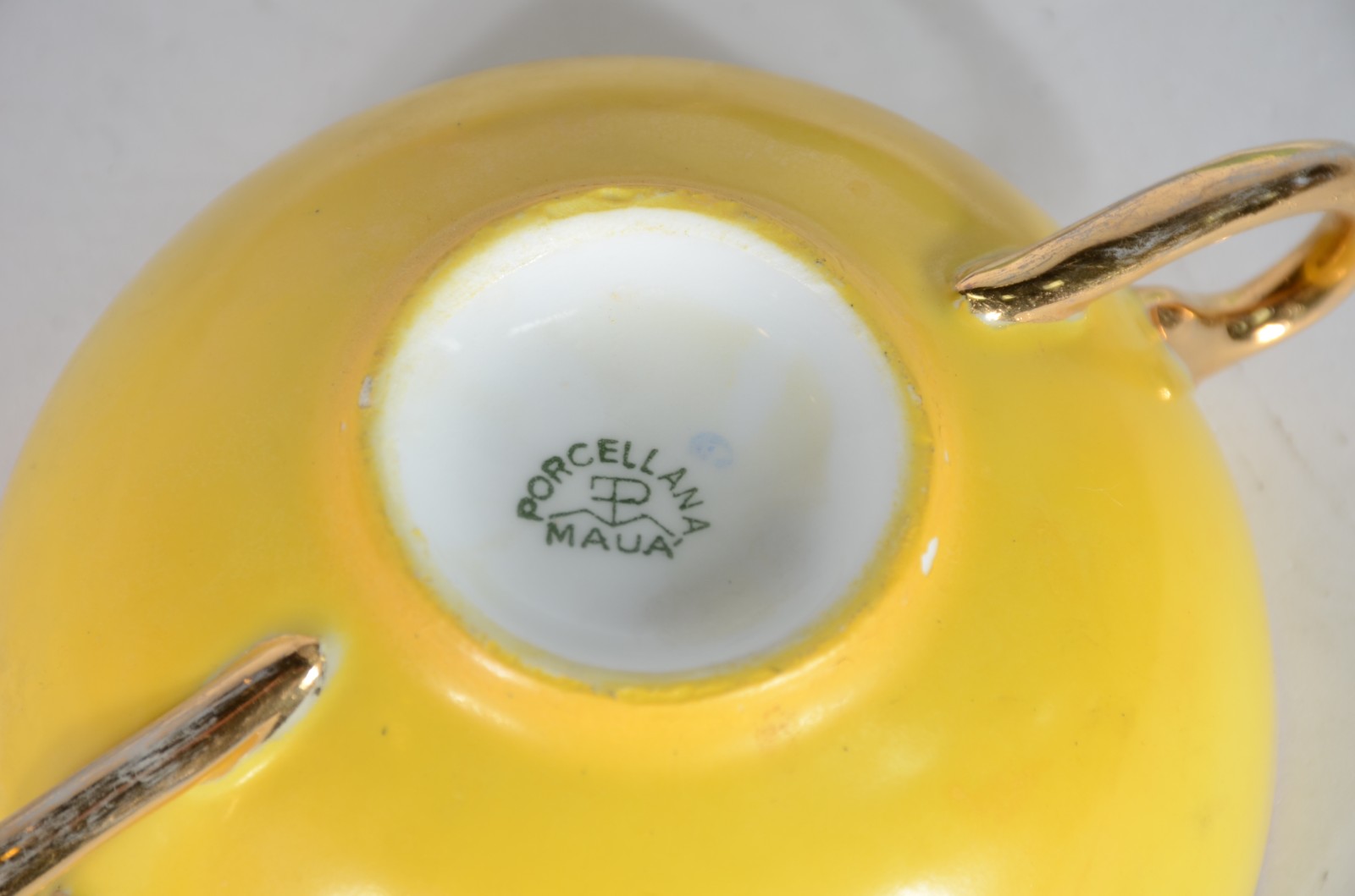 Dois conjuntos para consomé de porcelana, sendo um da marca Mauá em... - foto 8 de 11