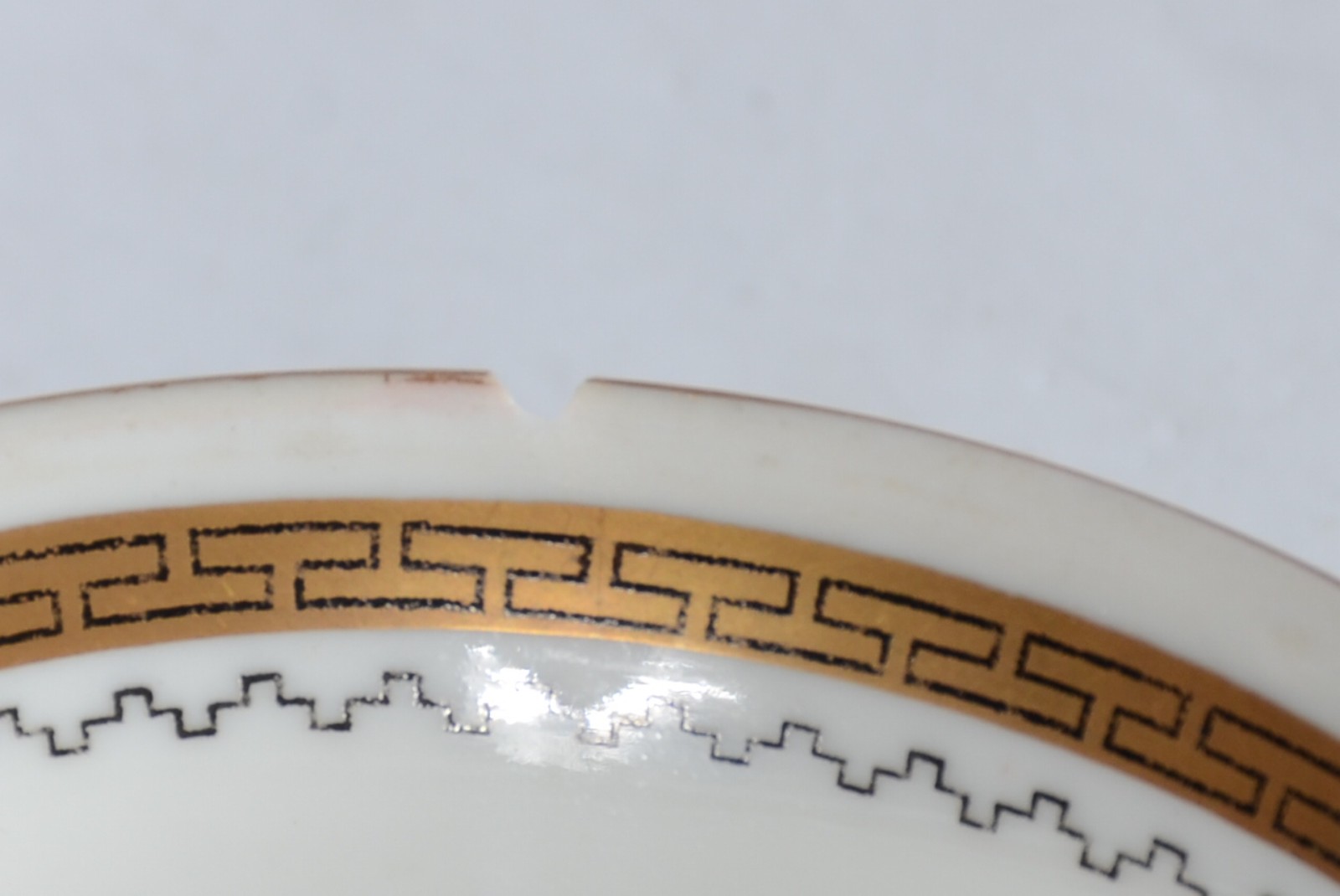 Dois conjuntos para consomé de porcelana, sendo um da marca Mauá em... - foto 10 de 11