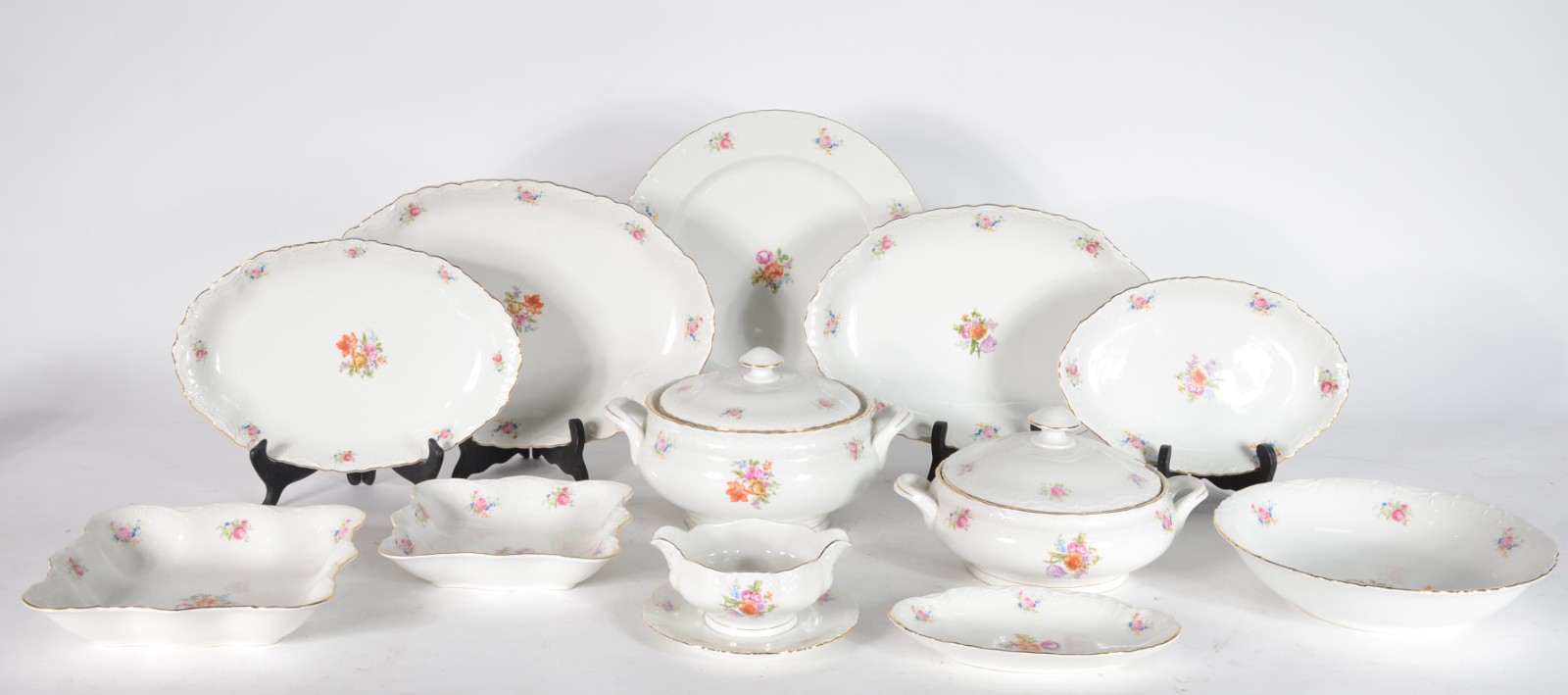 Conjunto de jantar de porcelana tcheca Thun, decoração floral... - foto 3 de 8