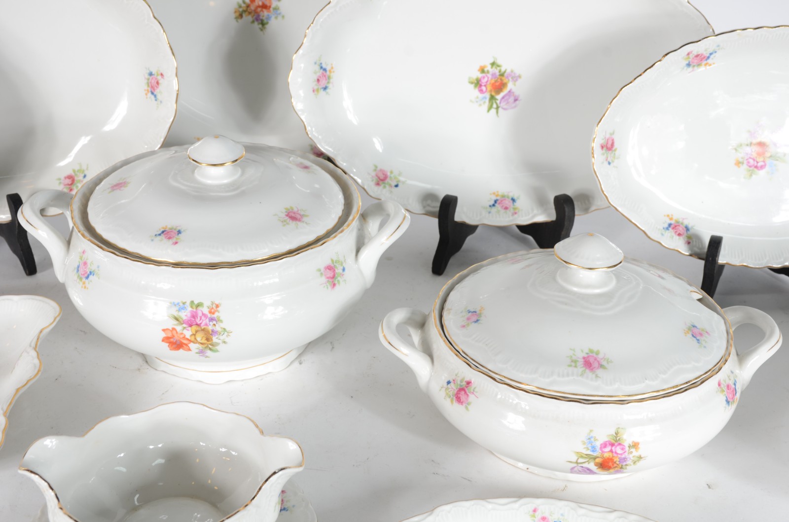 Conjunto de jantar de porcelana tcheca Thun, decoração floral... - foto 6 de 8