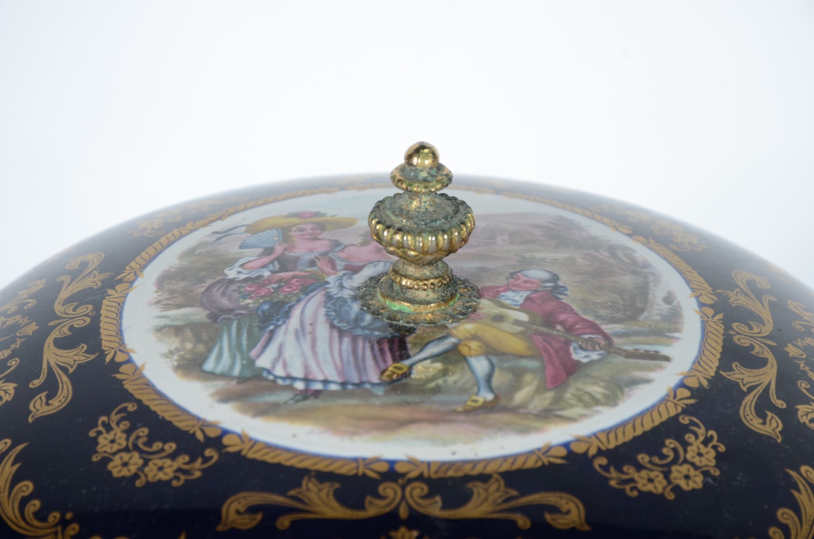 Potiche de porcelana italiana na cor azul cobalto, tampa decorada com... - foto 5 de 8