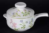 Noritake (1904),  - Serviço de cerâmica Noritake, branca com flores em policromia, composto de: 8 xícaras, açucareiro, leiteira, bowl, travessa e panela. Total: 13 peças.