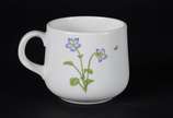 Noritake (1904),  - Serviço de cerâmica Noritake, branca com flores em policromia, composto de: 8 xícaras, açucareiro, leiteira, bowl, travessa e panela. Total: 13 peças.