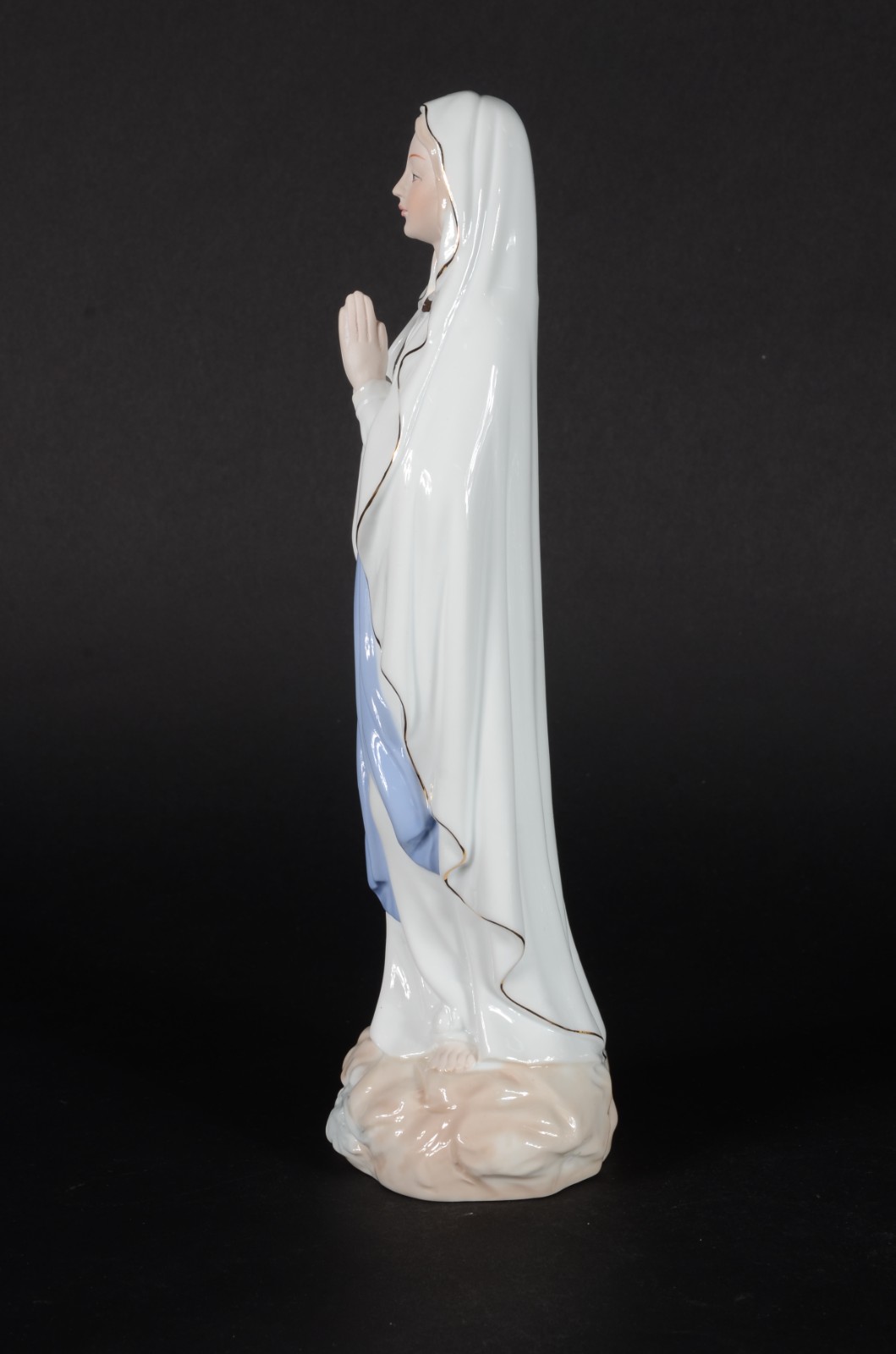 Estatueta de porcelana policromada representando Nossa Senhora do... - foto 6 de 7