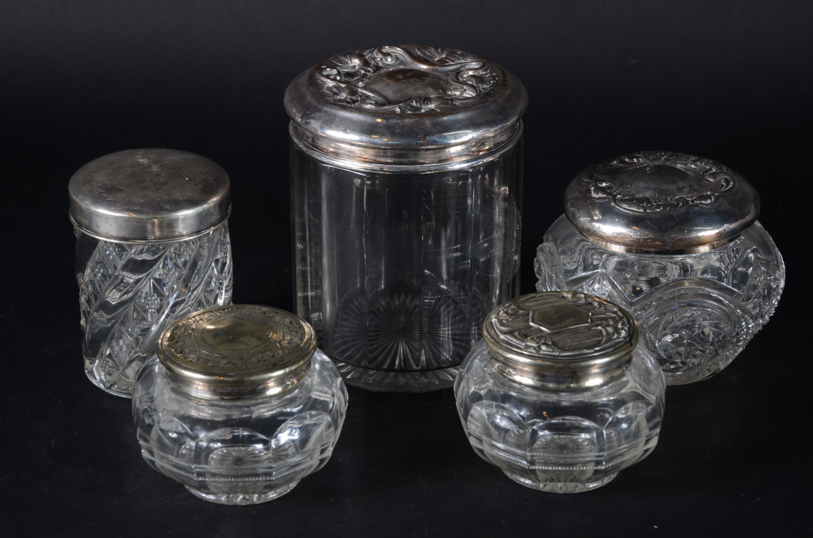 Cinco caixas de vidro/cristal com tampas de prata e metal. Apenas uma... - foto 2 de 5
