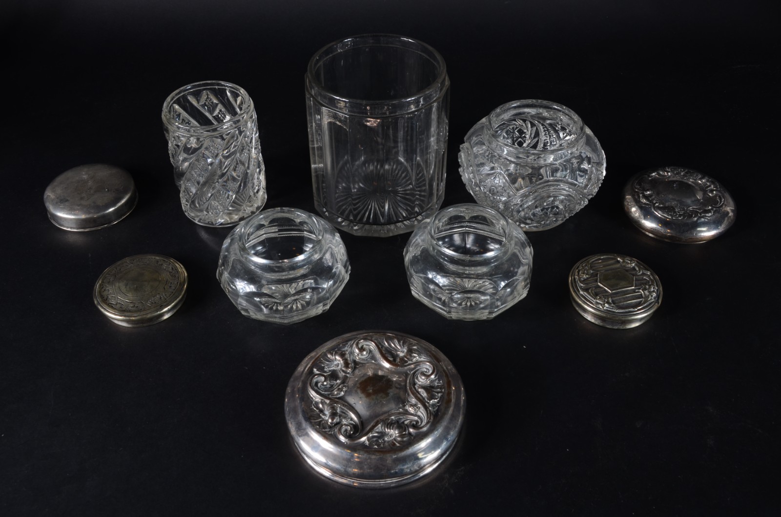 Cinco caixas de vidro/cristal com tampas de prata e metal. Apenas uma... - foto 3 de 5