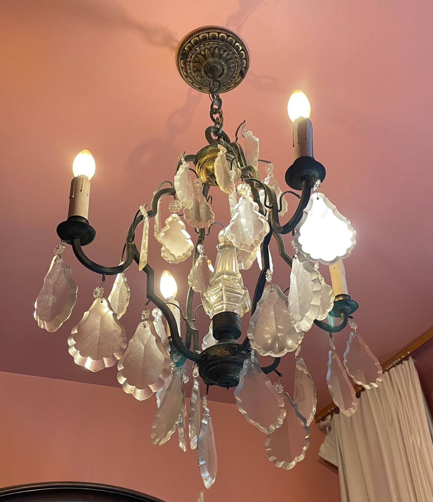 Lustre de metal para 4 luzes com placas de cristal lapidado... - foto 3 de 6