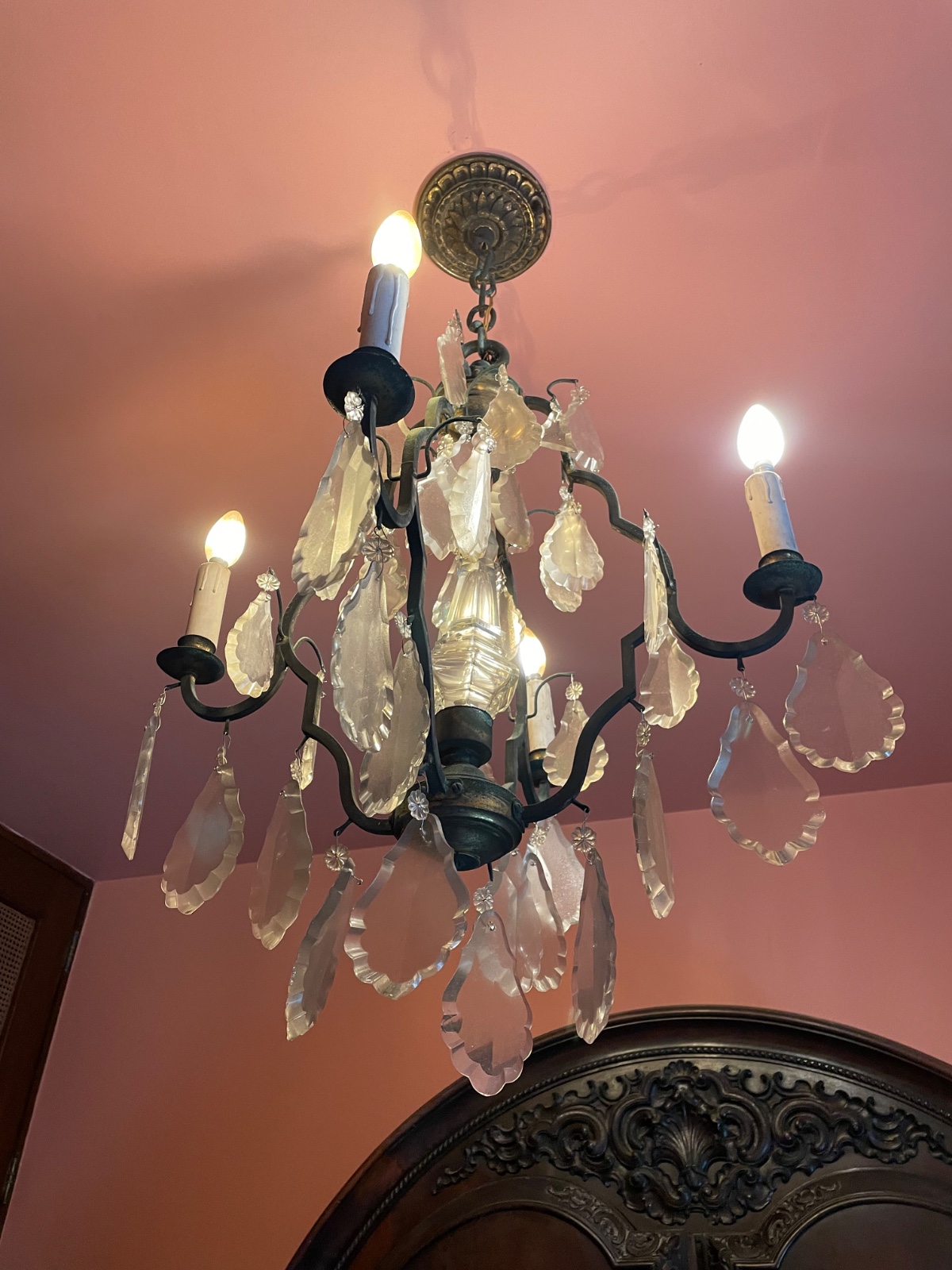 Lustre de metal para 4 luzes com placas de cristal lapidado... - foto 4 de 6