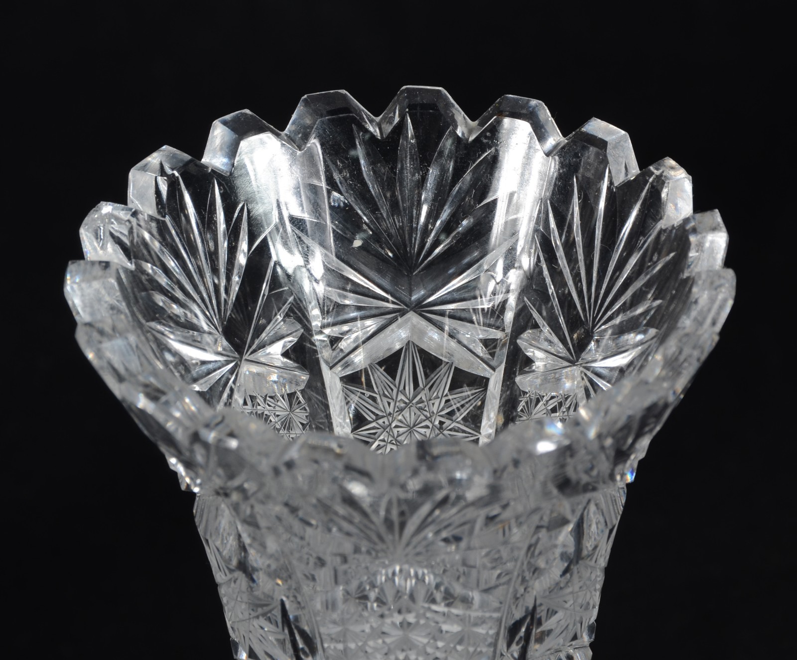 Duas jarrinhas de cristal tcheco lapidado. - foto 4 de 5