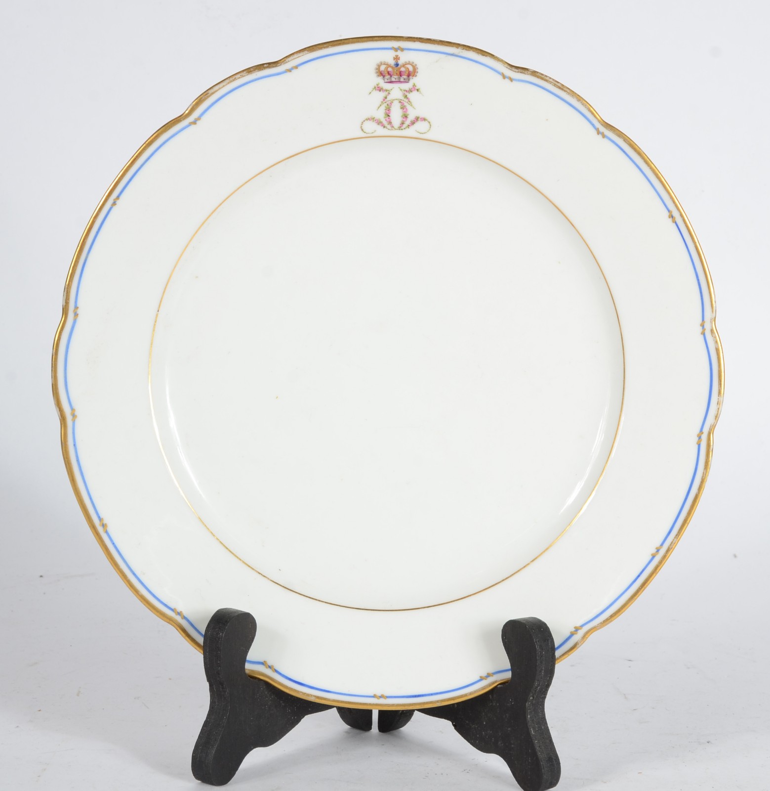 Prato raso de porcelana francesa na cor branca, manufatura "Boyer... - foto 1 de 4