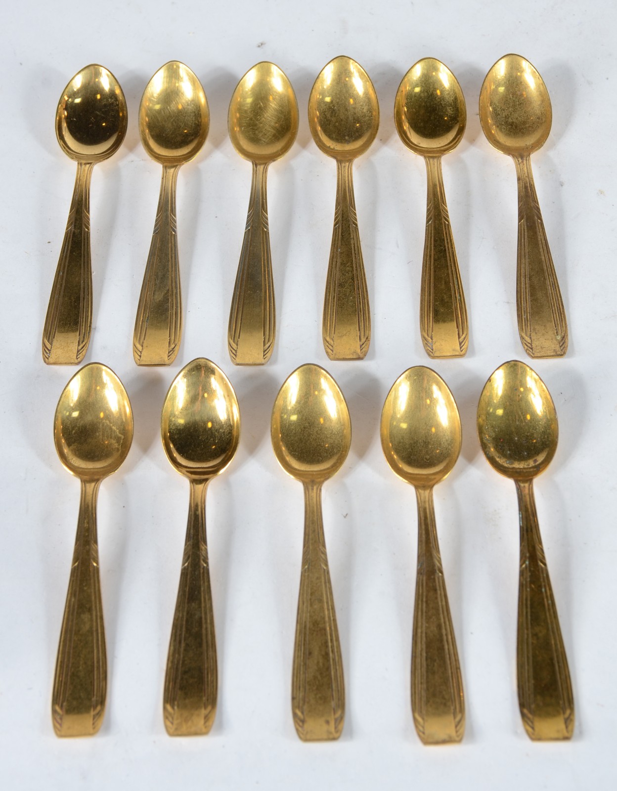 Saladeira com 6 taças de vidro multicor. Acompanham molheira com... - foto 5 de 5