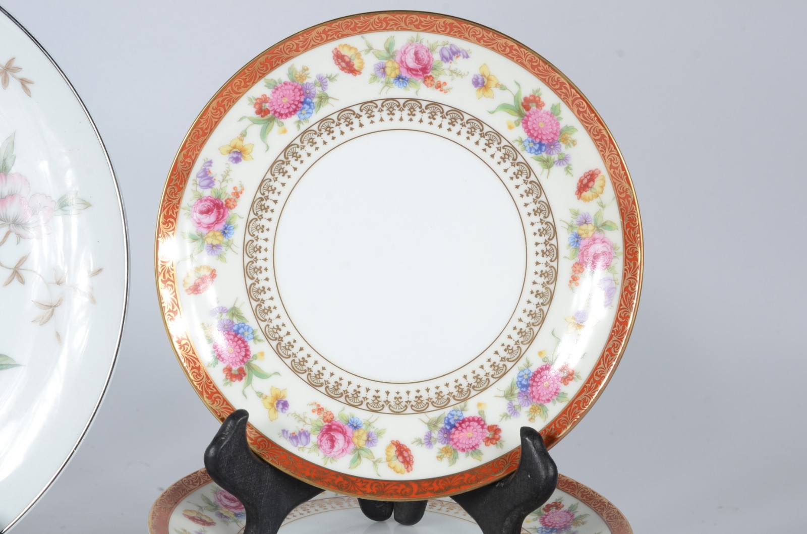 Conjunto com 1 prato grande e 5 pratos para bolo de porcelana... - foto 4 de 9