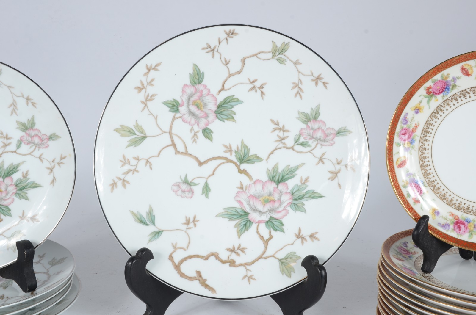 Conjunto com 1 prato grande e 5 pratos para bolo de porcelana... - foto 5 de 9