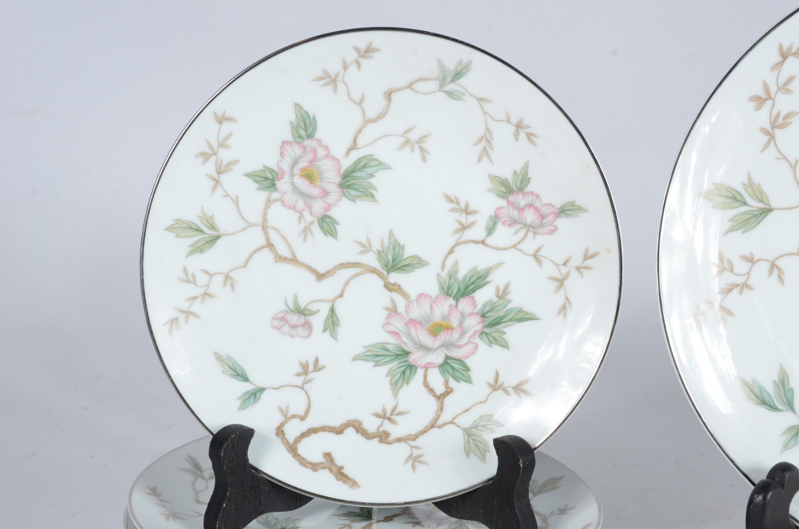 Conjunto com 1 prato grande e 5 pratos para bolo de porcelana... - foto 6 de 9
