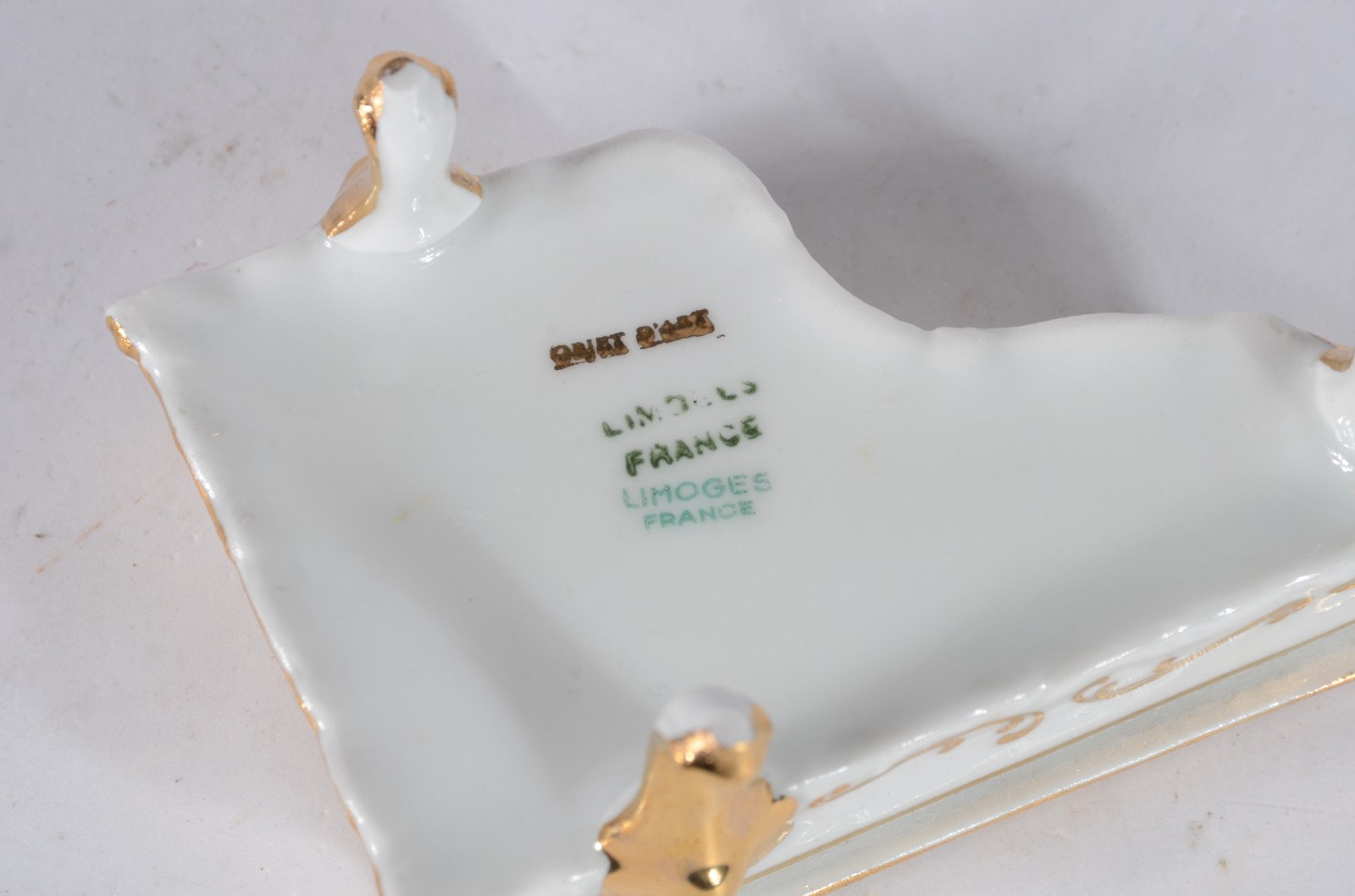 Lote com 10 pequenas peças de porcelana francesa. - foto 8 de 11