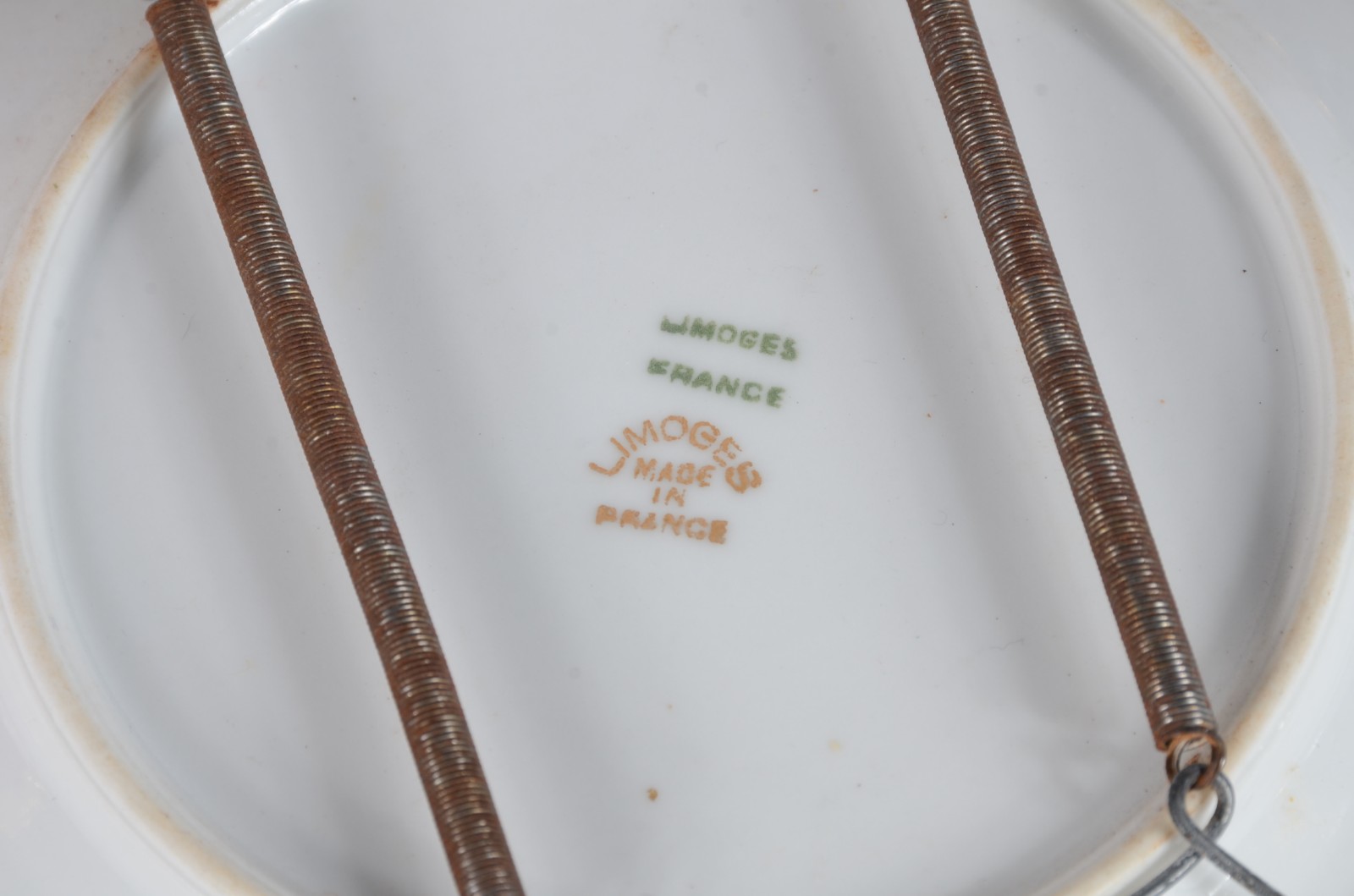 Lote com 10 pequenas peças de porcelana francesa. - foto 9 de 11