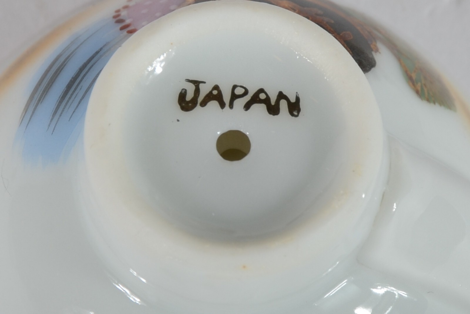 Diversas peças de porcelana oriental, sendo: vaso, potiche, 2... - foto 9 de 9