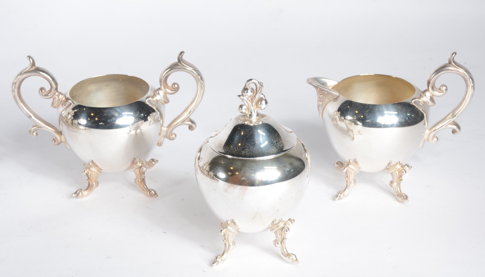 Baixela de metal prateado para chá e café, composto de: samovar, 2... - foto 4 de 9