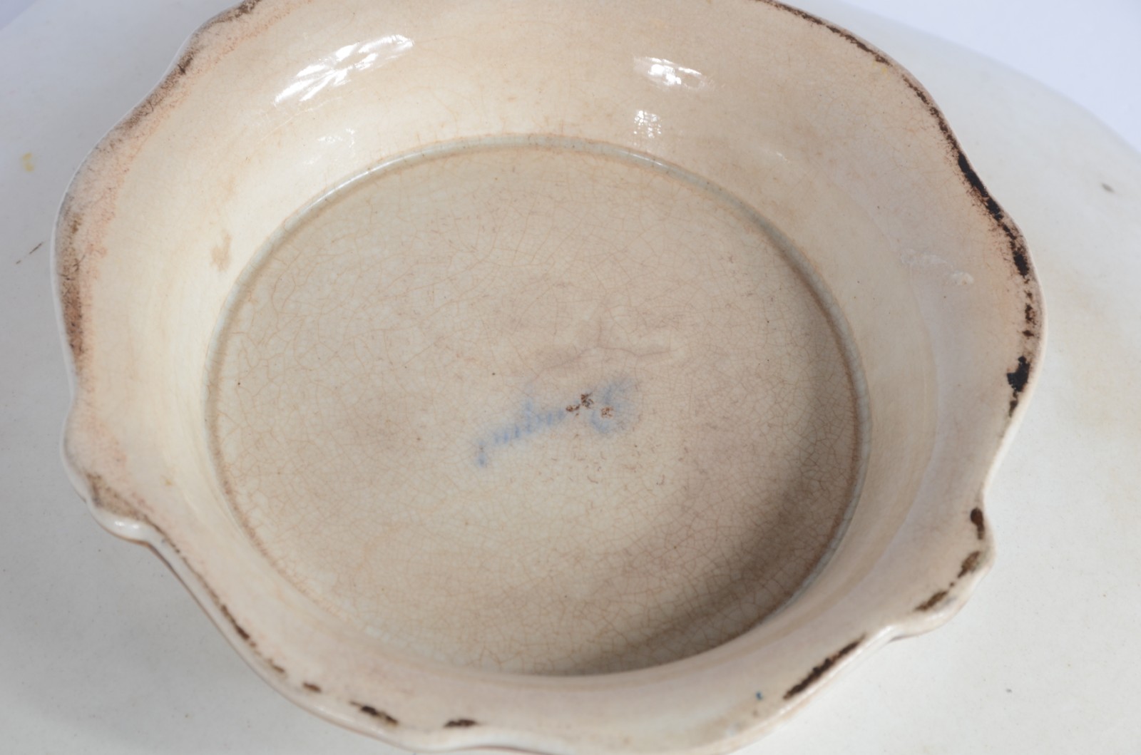 Conjunto com seis/ travessas de porcelana de diferentes procedências. - foto 6 de 7