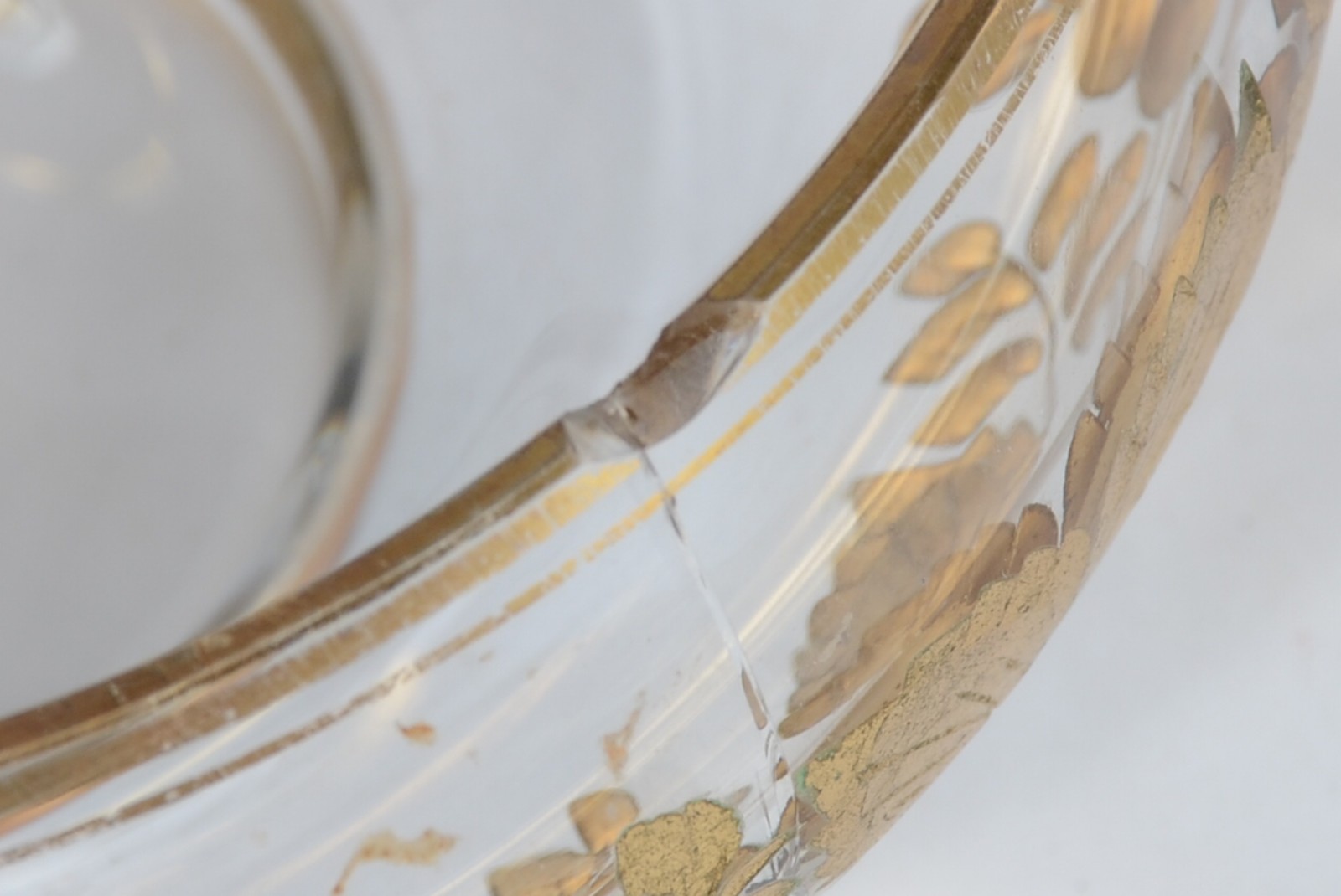 Conjunto para sobremesa de cristal com flores douradas sendo bowl e 6... - foto 5 de 5