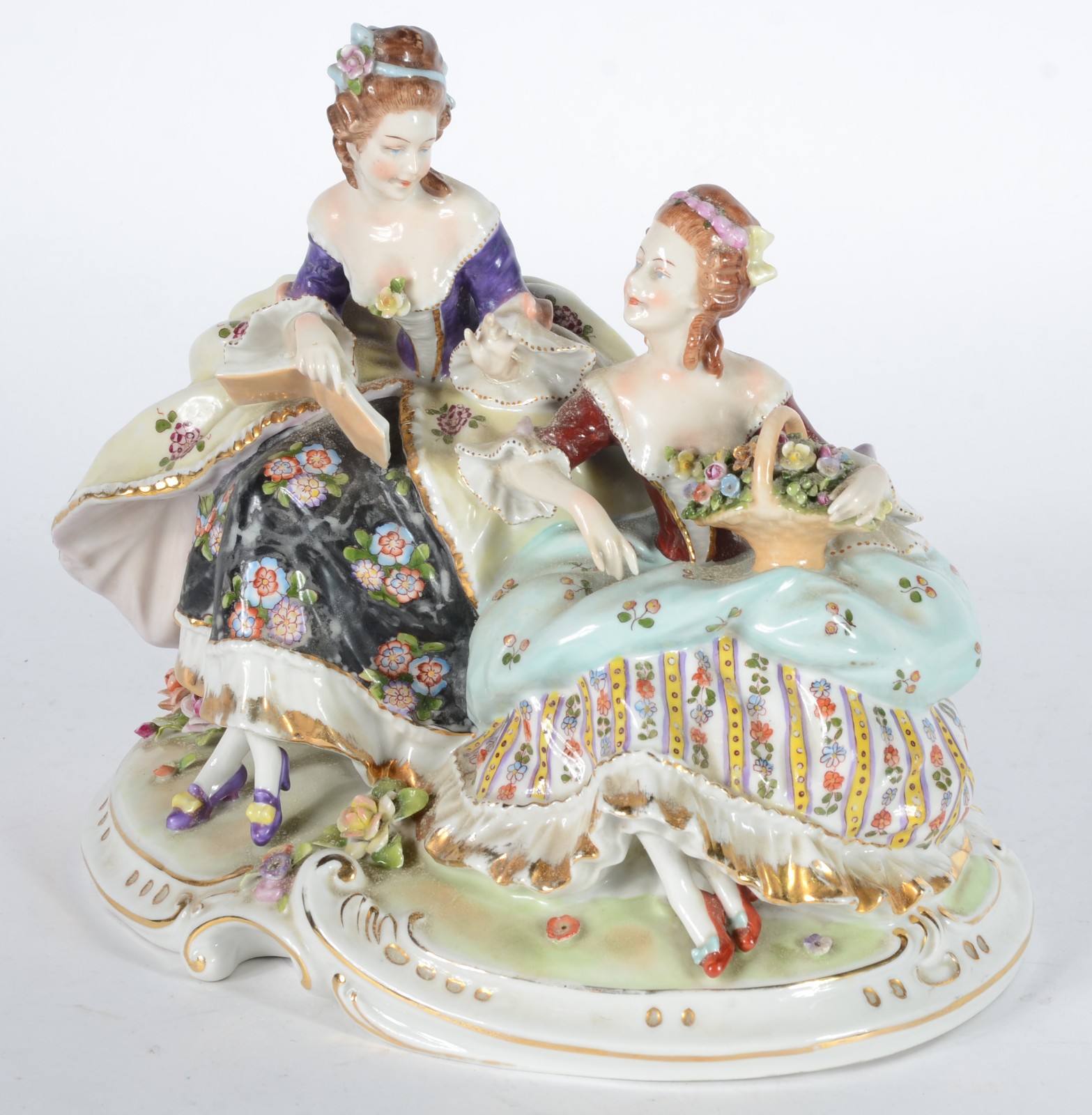 Grupo escultórico de porcelana europeia policromada representando... - foto 2 de 6