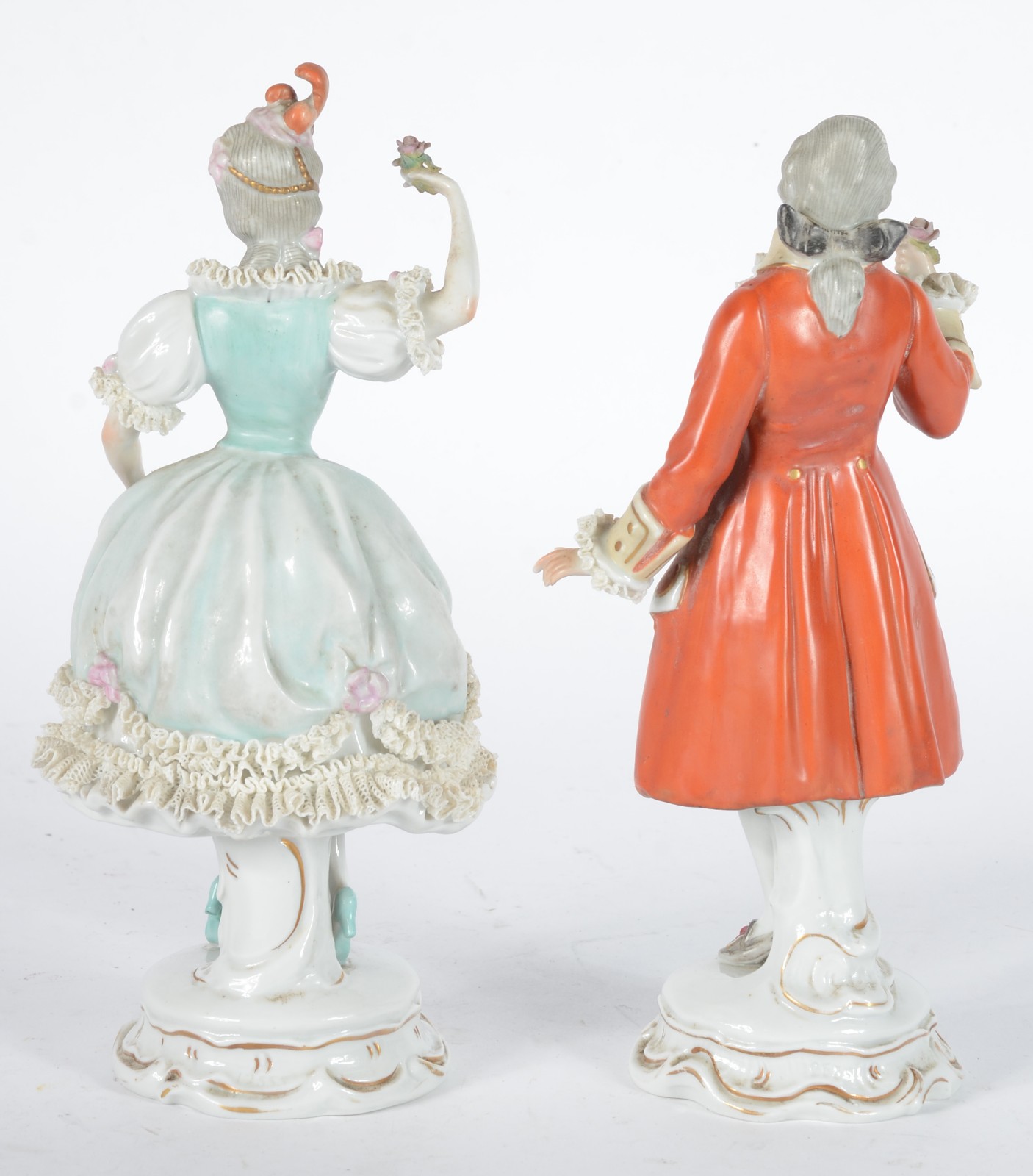 Duas estatuetas de porcelana europeia policromada representando... - foto 5 de 6