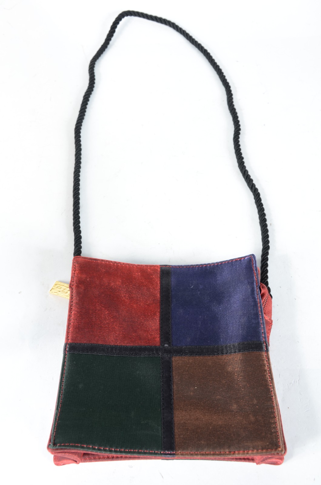 Bolsa feminina francesa em tecido colorido. Pequenos desgastes do uso. - foto 3 de 7