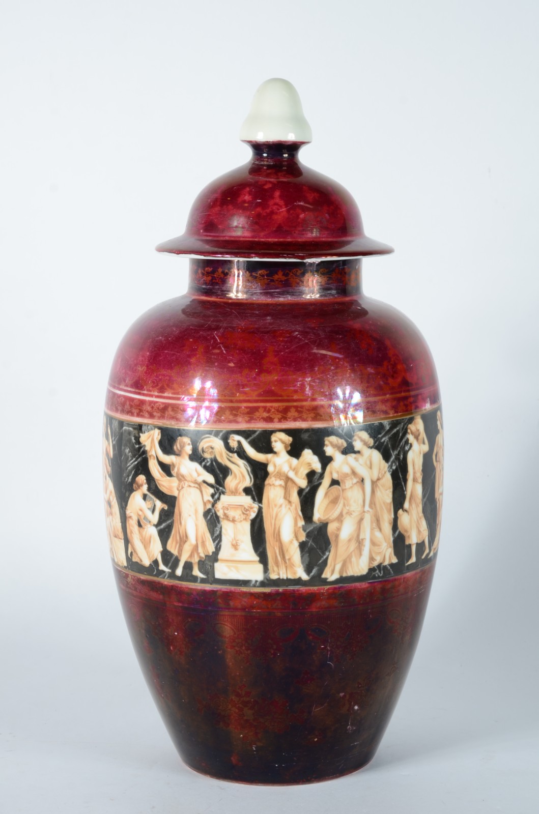 Potiche de porcelana na cor vinho decorada com grega com figuras... - foto 1 de 3