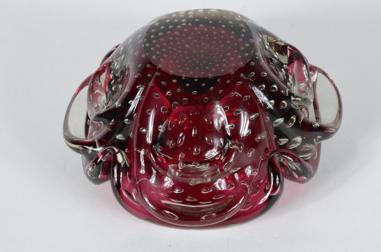 Bowl italiano de murano na cor rubi. Anos 1960. - foto 3 de 3