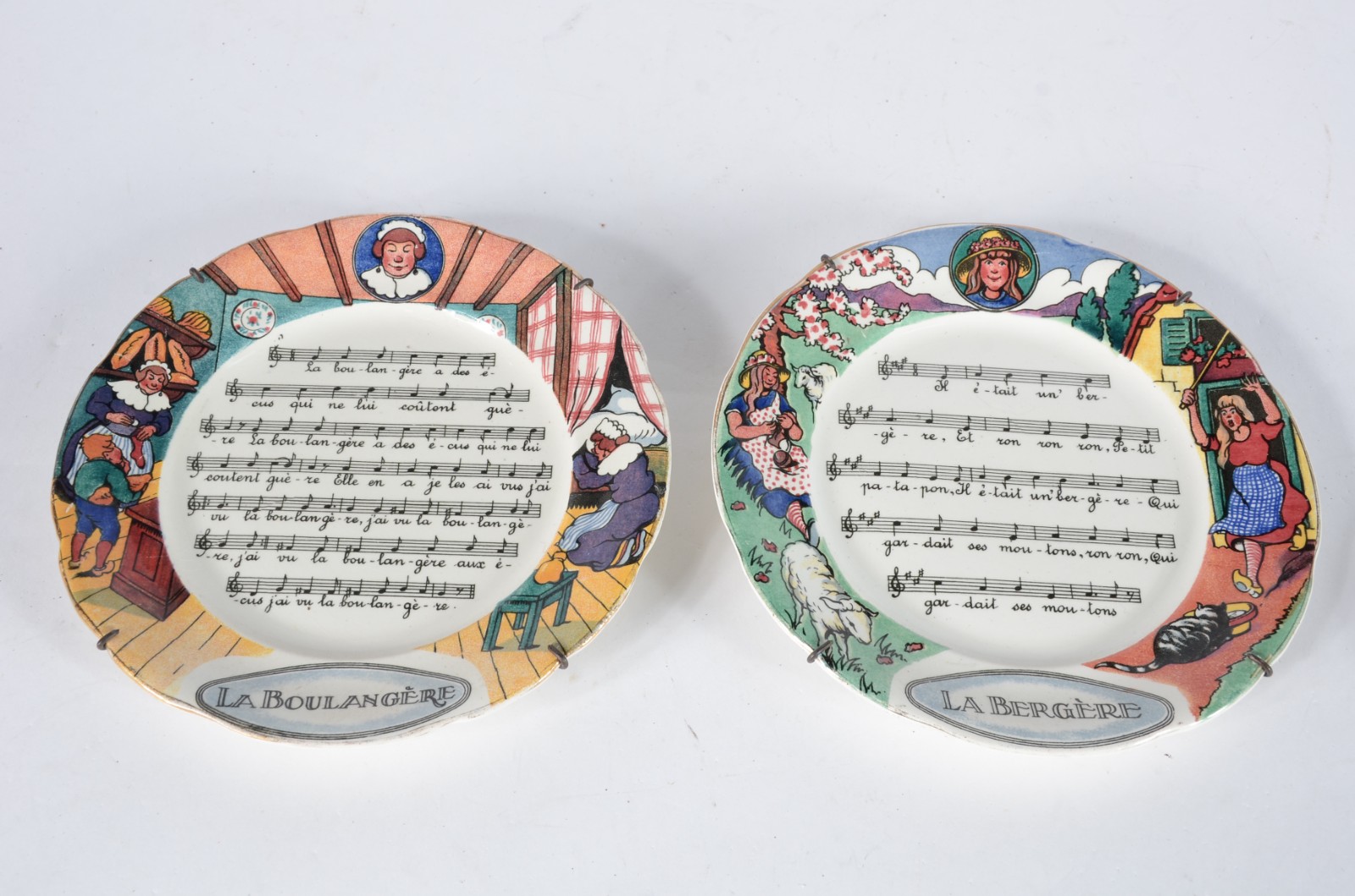 Quatro peças diversas de porcelana francesa. - foto 3 de 8