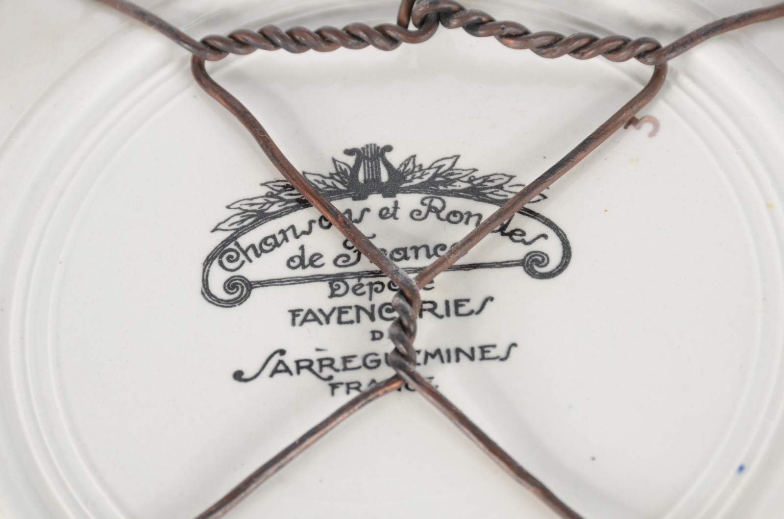 Quatro peças diversas de porcelana francesa. - foto 6 de 8