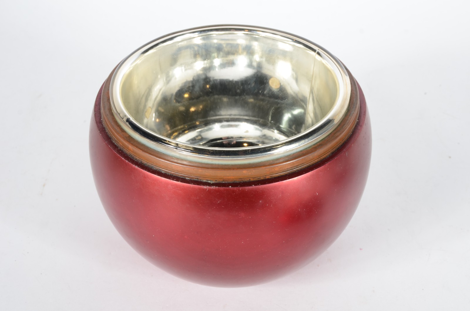 Balde para gelo feitio "maçã" metal vermelho, interior espelhado... - foto 5 de 5