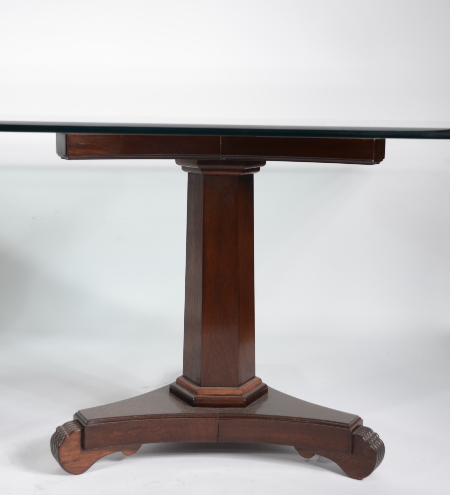 Mesa de jantar com base dupla de madeira e tampo de vidro bisotado... - foto 6 de 10