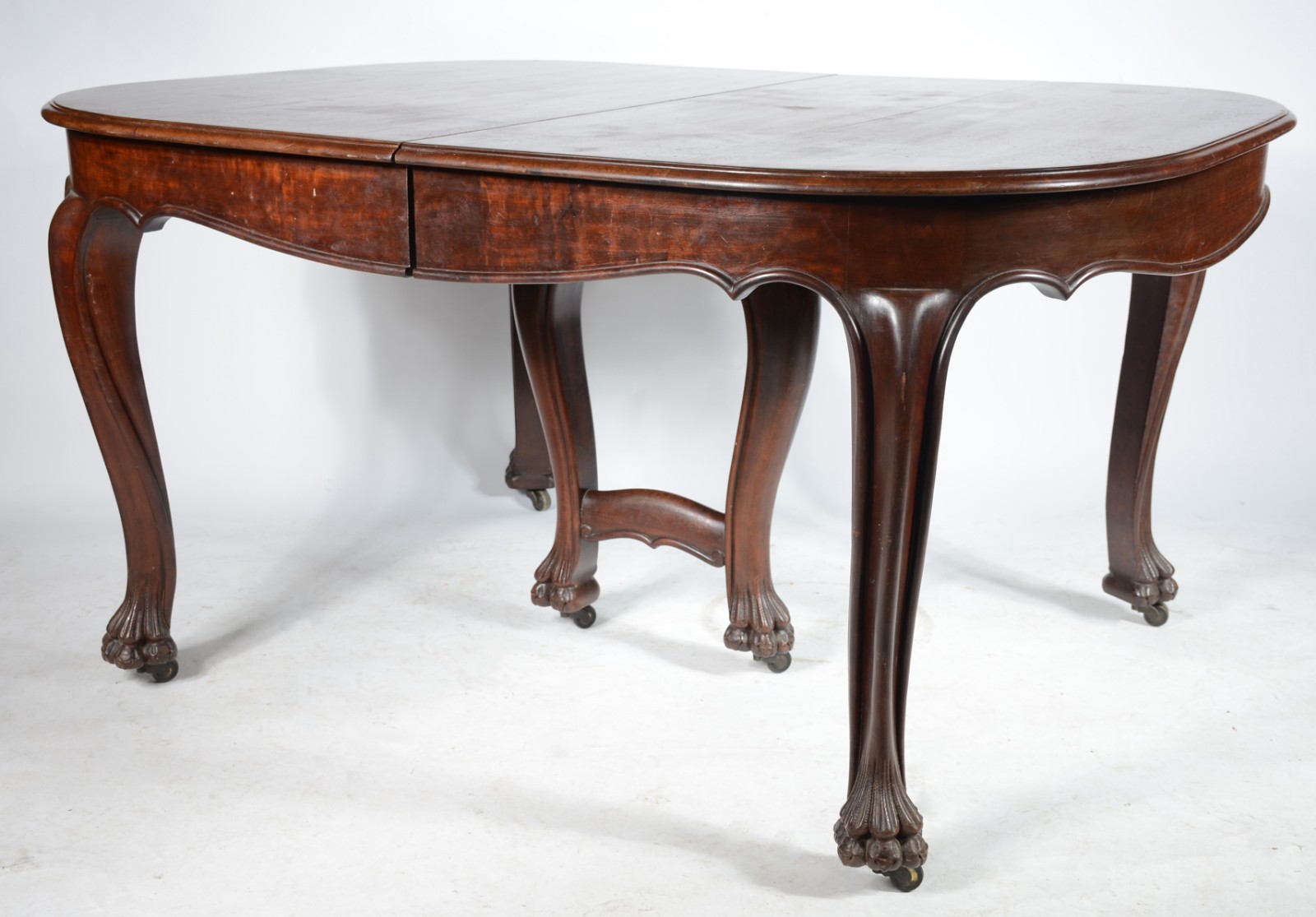 Belíssima mesa de jantar de madeira nobre, tampo oval com quatro... - foto 4 de 8