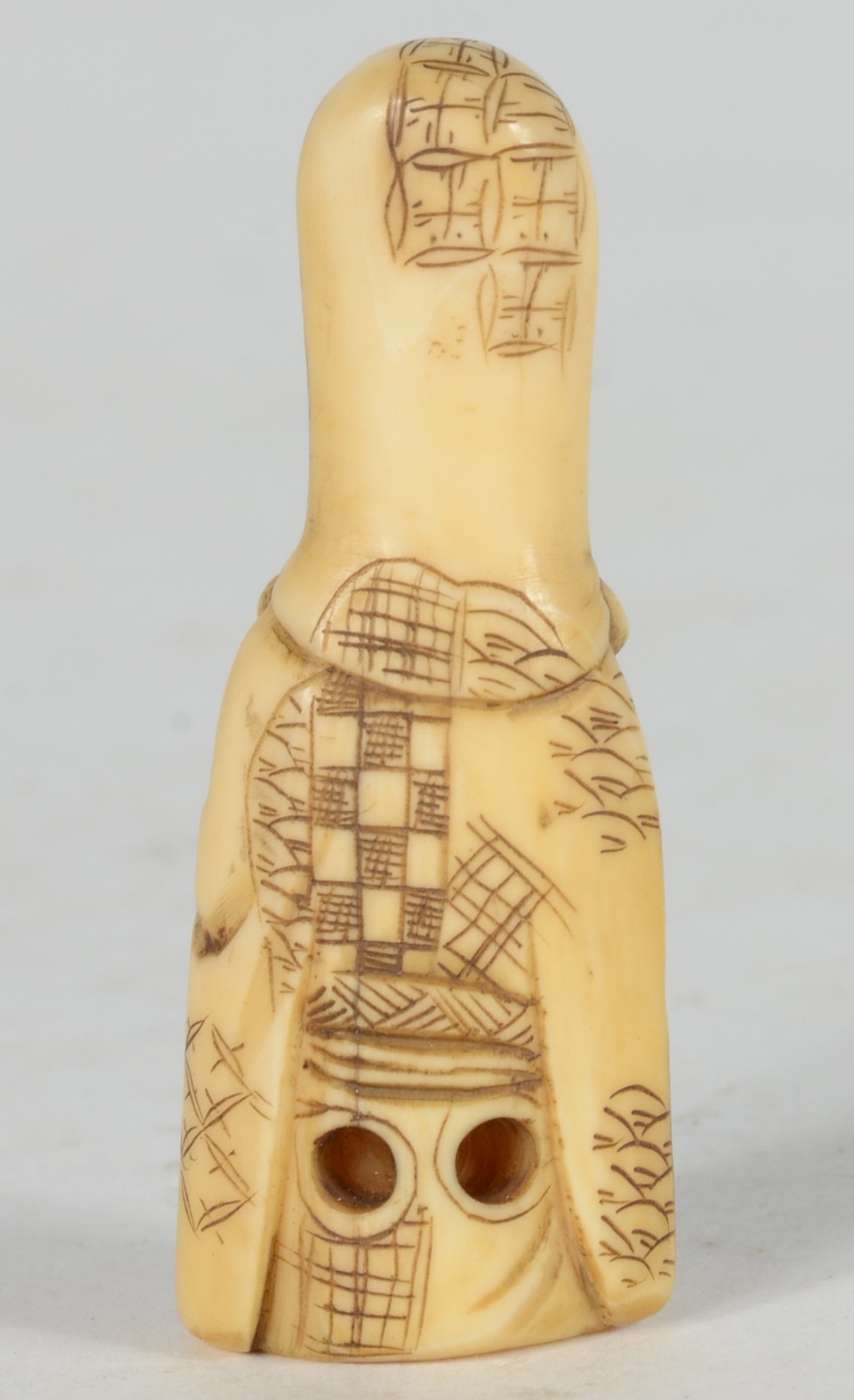 Netsuke de marfim representando ancião, assinado. - foto 4 de 5