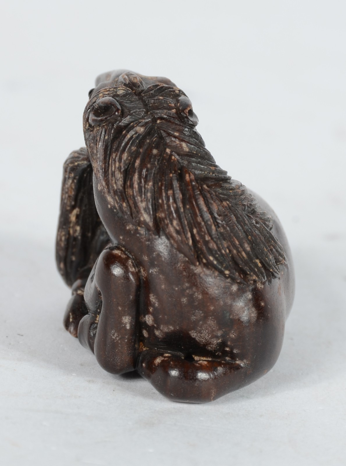 Netsuke de madeira representando cavalo. - foto 5 de 6