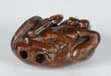 Netsuke de madeira representando cavalo. - Netsuke de madeira representando cavalo.