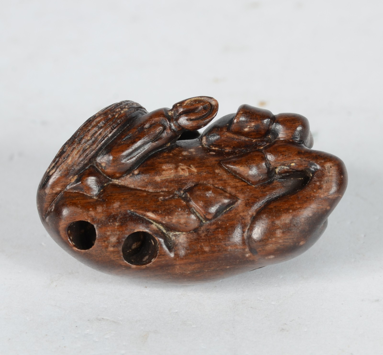 Netsuke de madeira representando cavalo. - foto 6 de 6