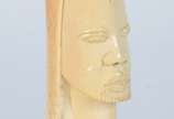 Marfim africano representando busto masculino. - Marfim africano representando busto masculino.