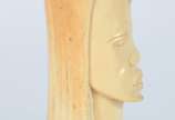 Marfim africano representando busto masculino. - Marfim africano representando busto masculino.