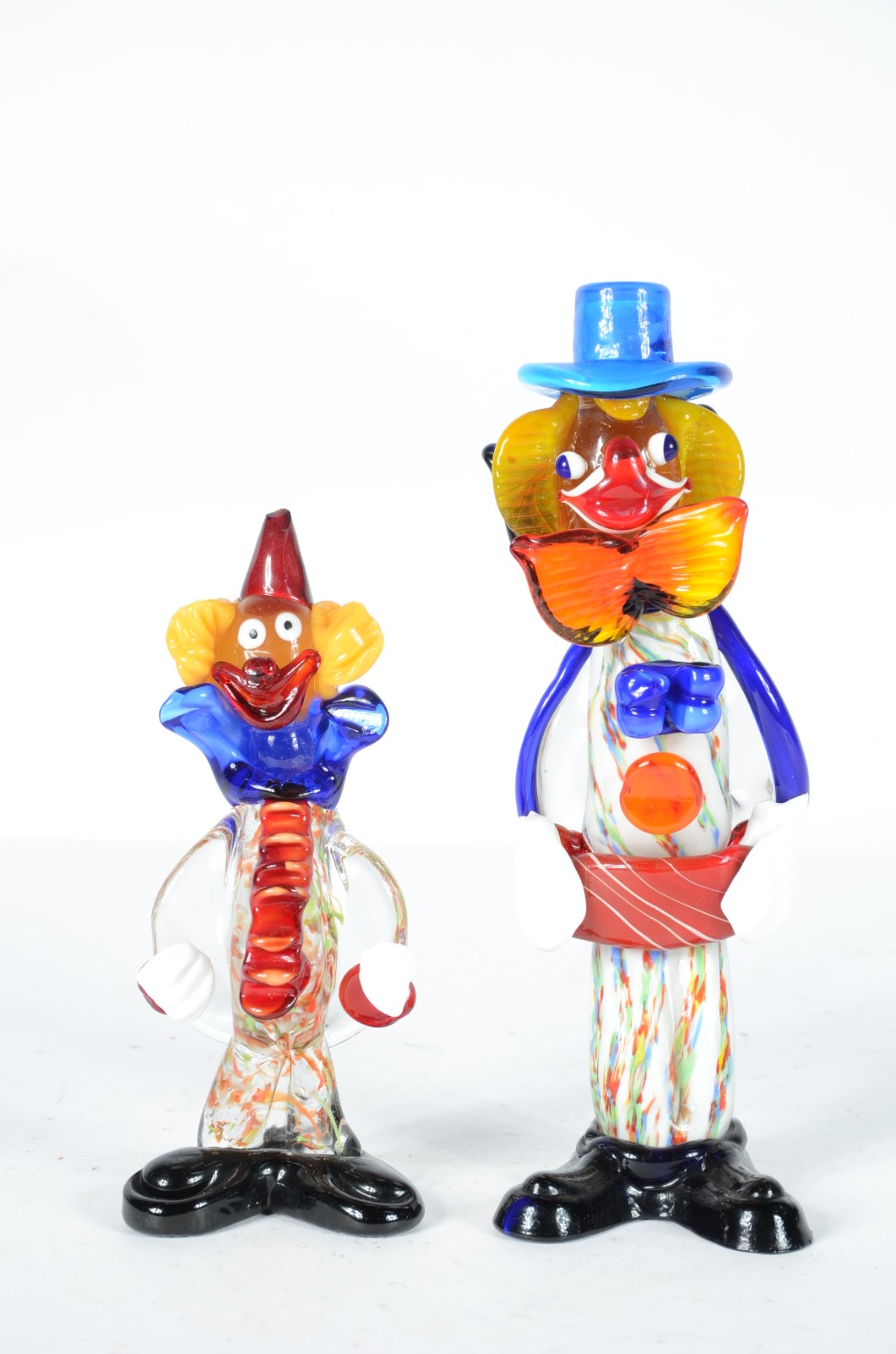 Dois palhaços de vidro decorativo colorido. - foto 1 de 8