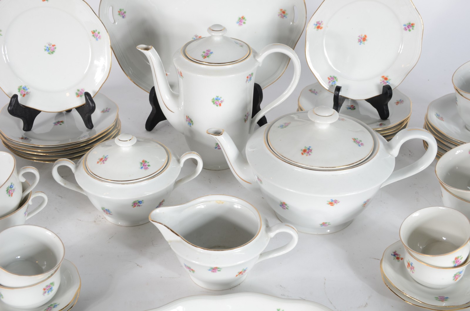 Serviço de chá e café de porcelana tcheca, decoração floral em... - foto 5 de 5