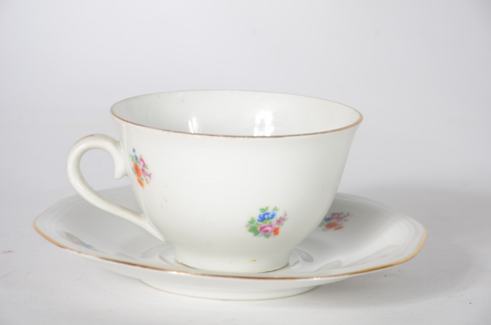 Serviço de chá e café de porcelana tcheca, decoração floral em... - foto 3 de 5